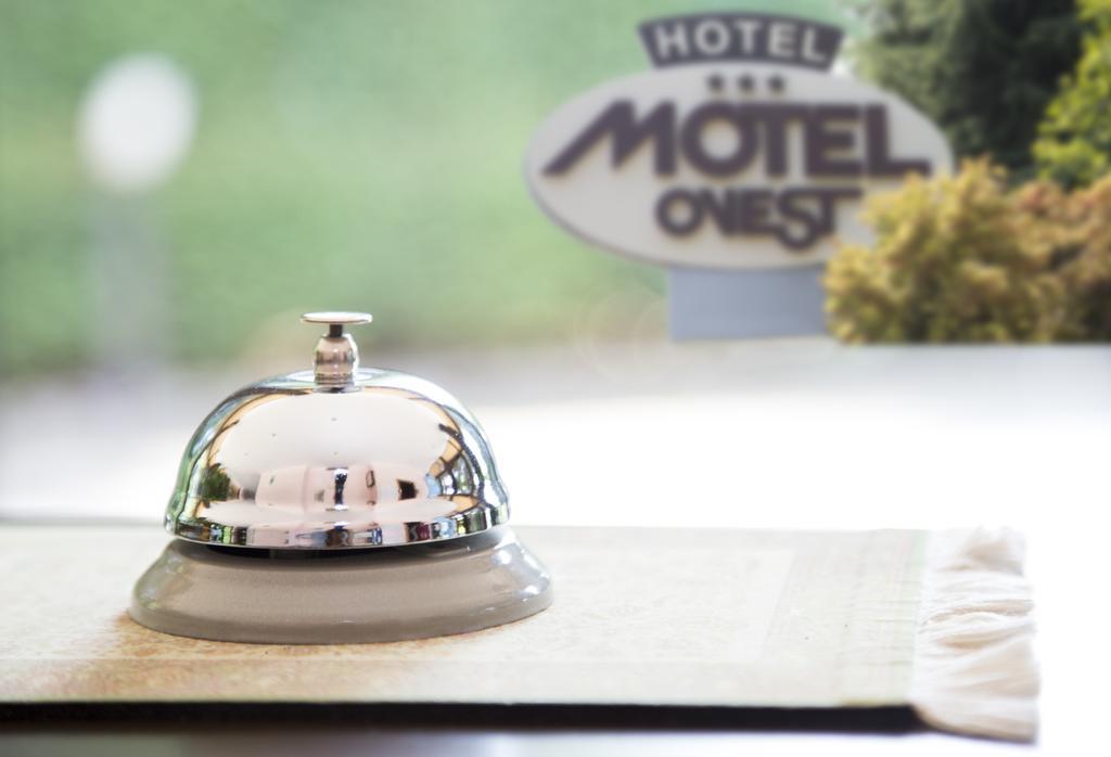 Hotel Motel Ovest Vittuone Exterior photo