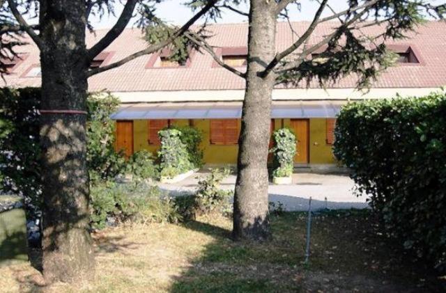Hotel Motel Ovest Vittuone Exterior photo